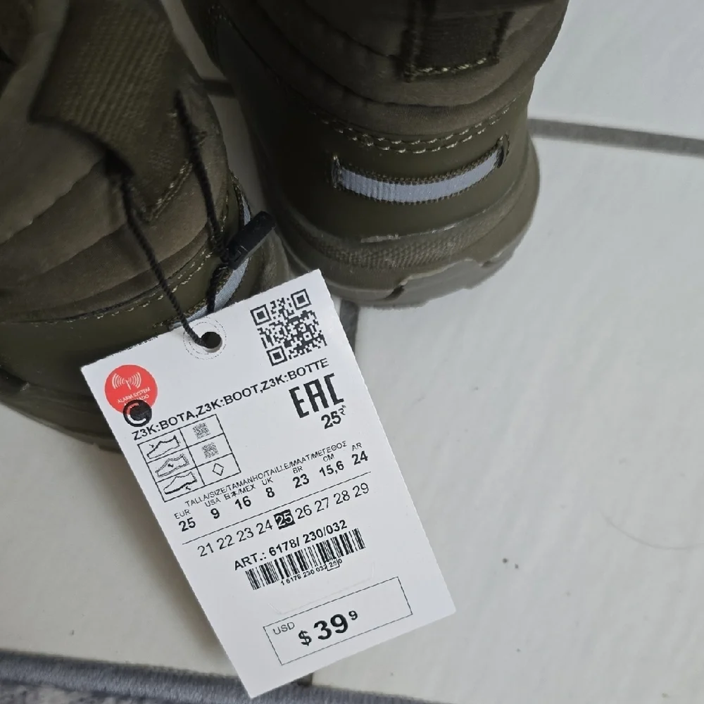 Zara Kids Puffer Boots - Olive Green - Picture 4 of 5